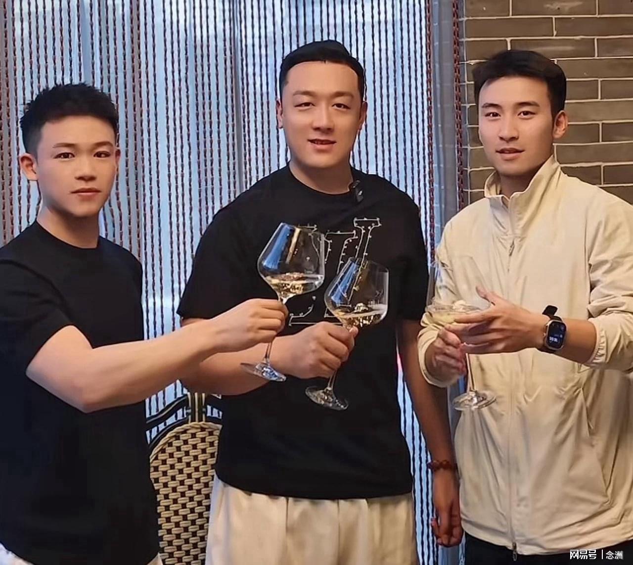 专业是网络当中最为流行的vzz。服务